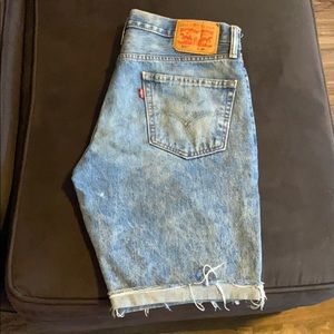 Acid wash Levi’s 511 cutoff shirt